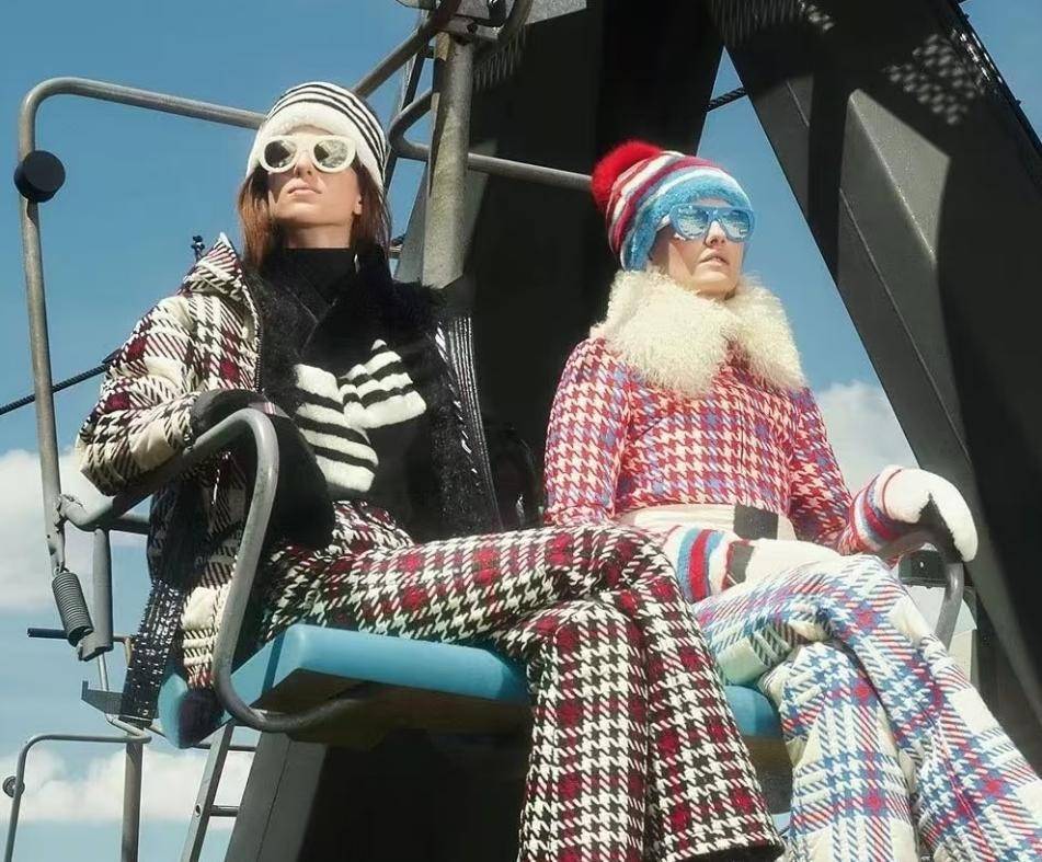 抢着买加拿大鹅卖不动它卖疯了不朽情缘2万元一件又土又贵还(图7)